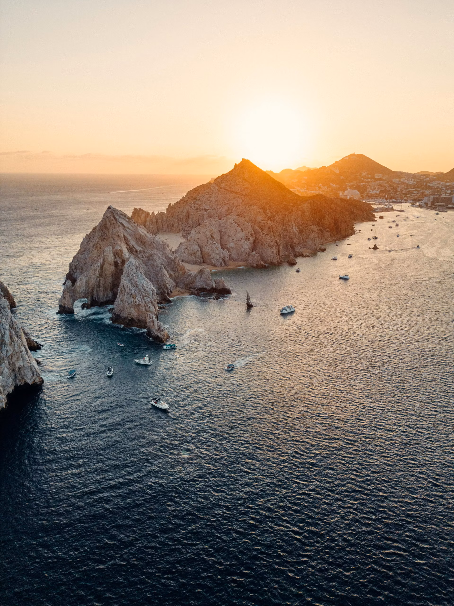 Infinity pool overlooking a rocky cove and the Sea of Cortez at Esperanza, Punta Ballena lifestyle, Los Cabos