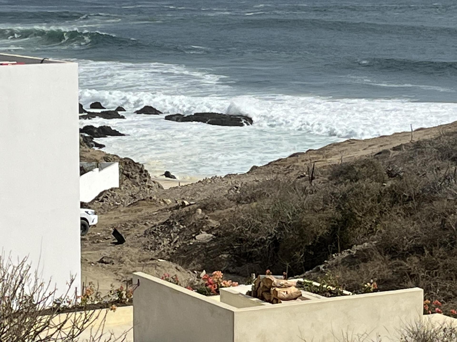 Bonnies Lot, Pacific — photo 1 of 13