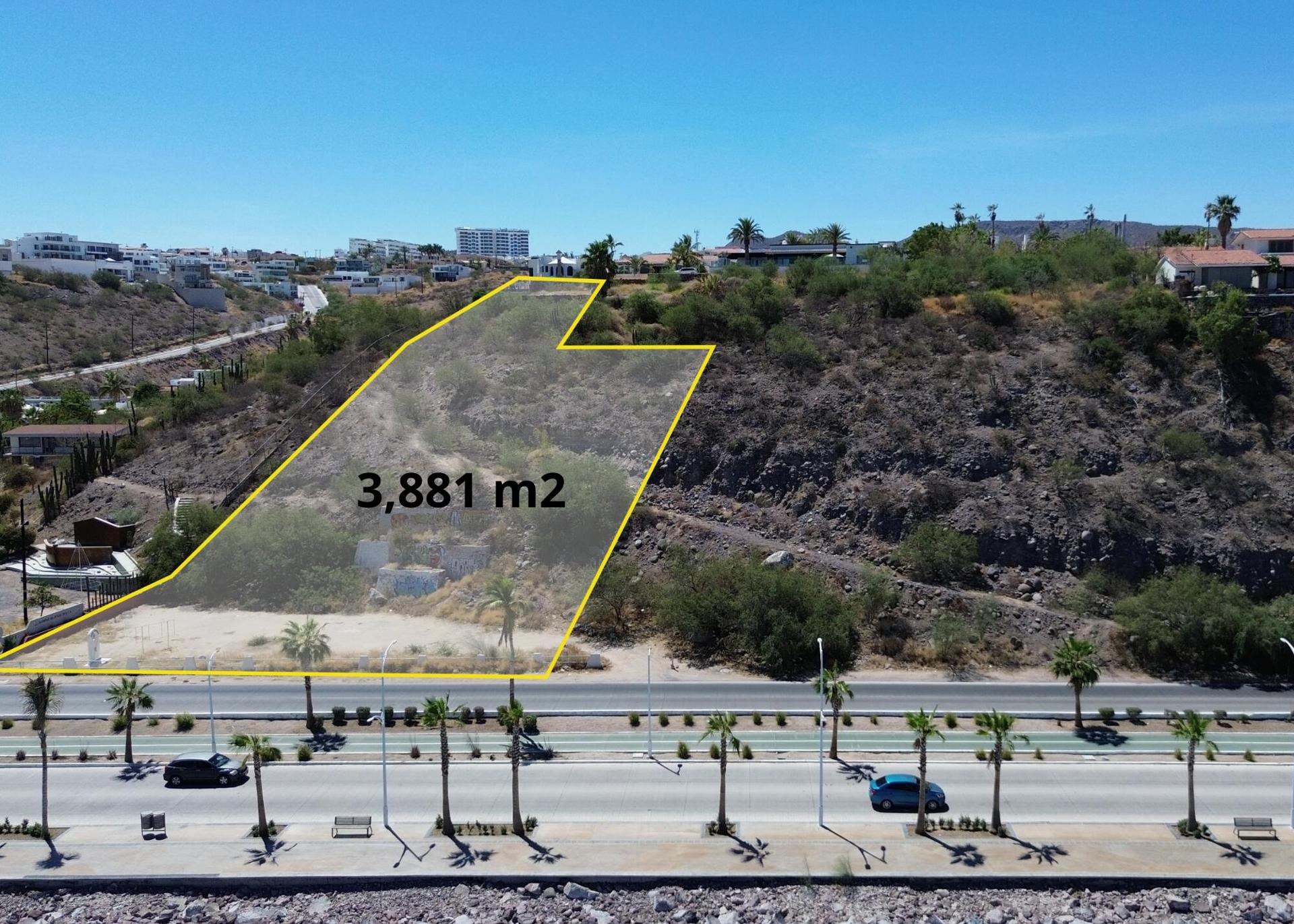Carr. Escenica, Lot In Front Of The Malecon, La Paz — photo 1 of 10