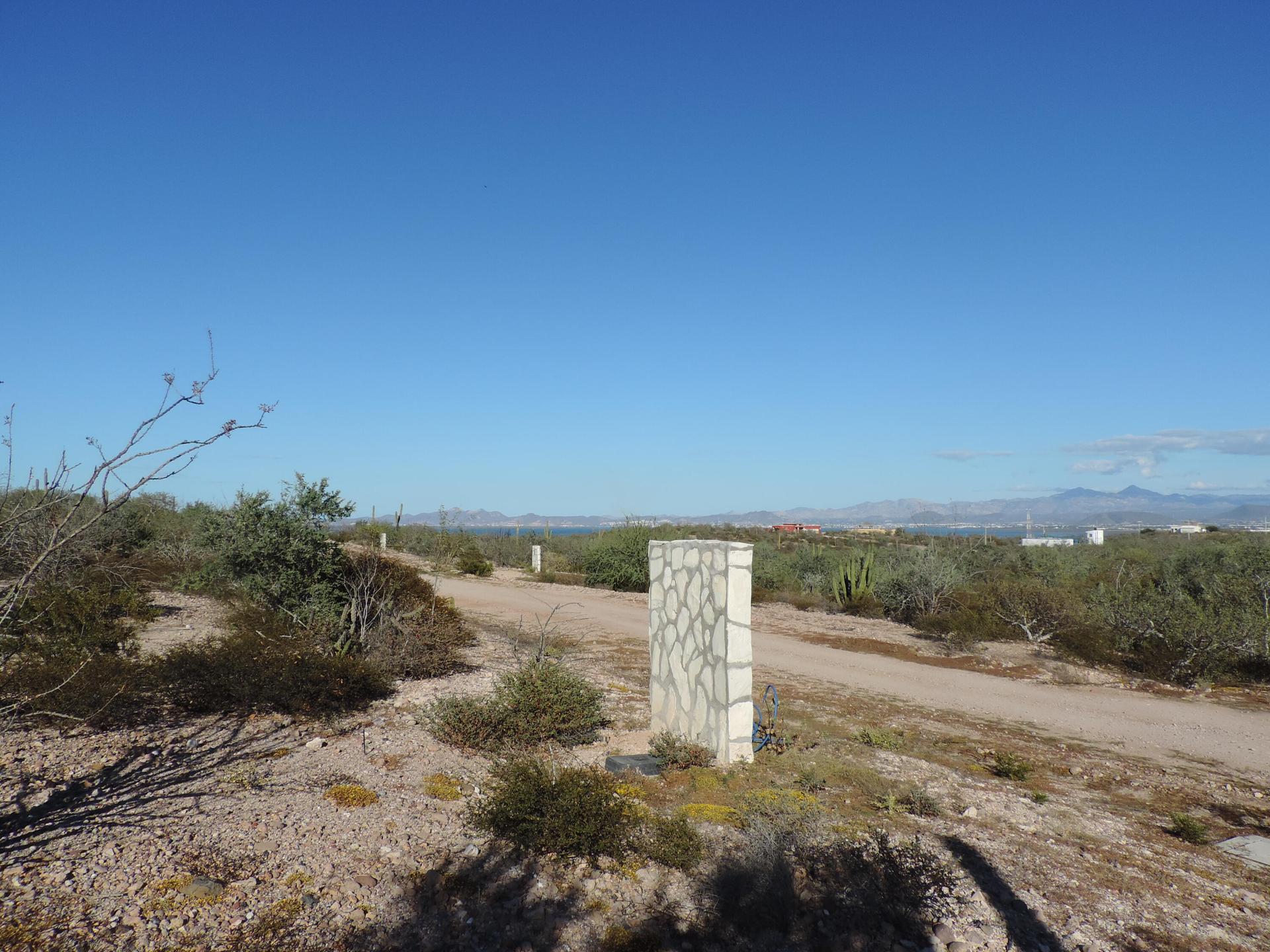 0889 Biznaga Entre 20 Y 21, Loma Vista Lot, La Paz — photo 1 of 18