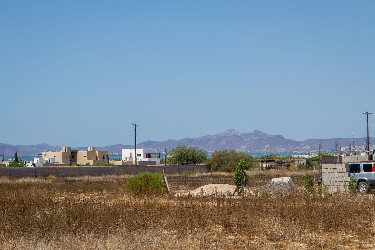 Calle De Acceso, Centenario Land, La Paz — photo 1 of 9