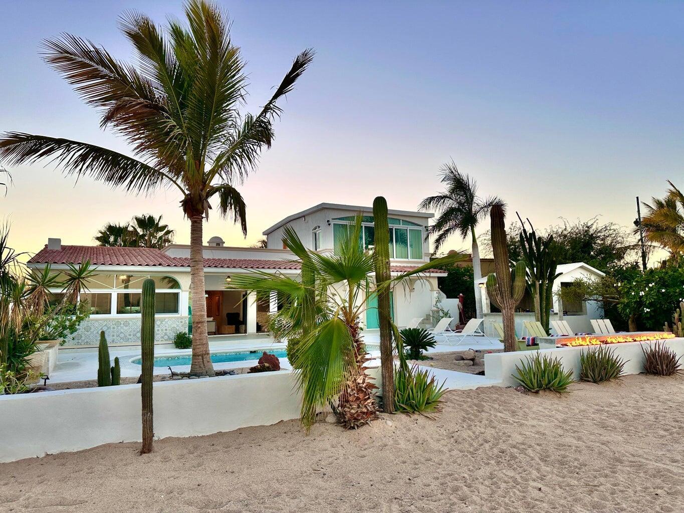 1 Carr. Transpeninsular, Beachfront Casa Colibri, La Paz