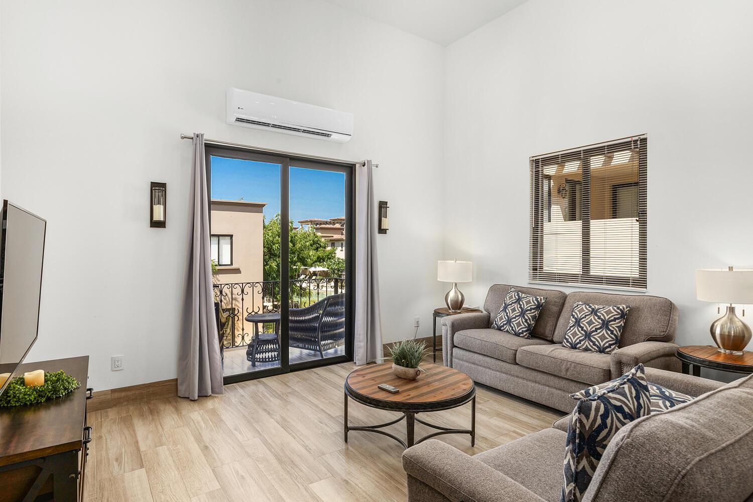 Mavila Condo, Pacific