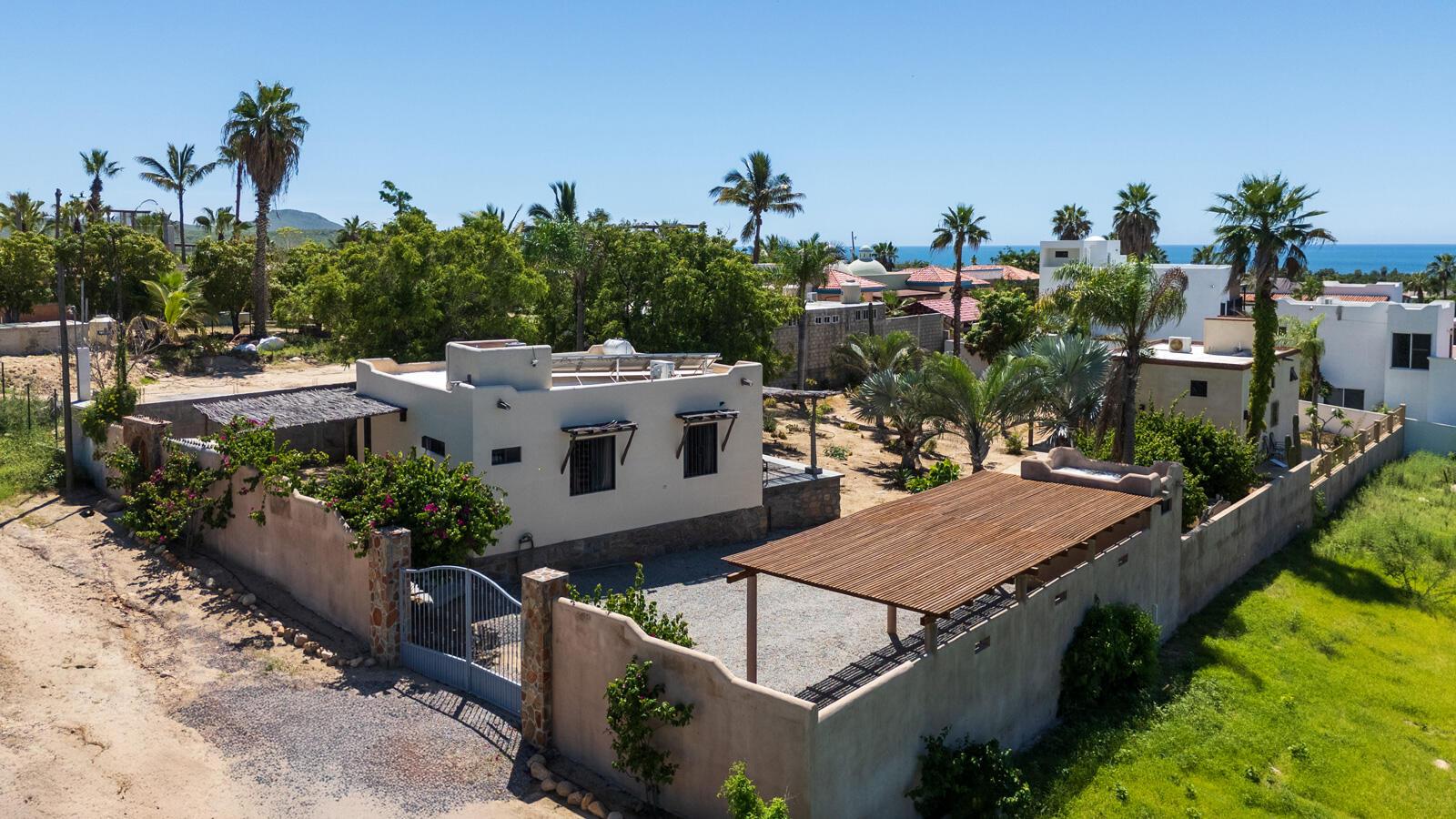 Casa Dos Marias, Pacific