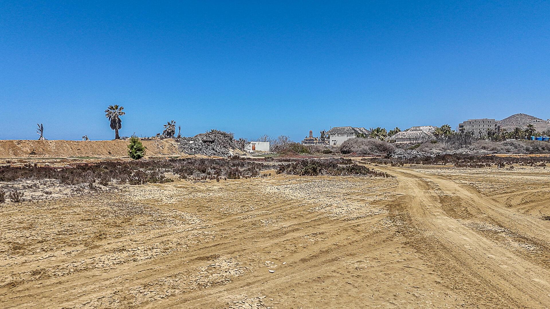 Beach Lot 4, Cerritos, Pacific — photo 1 of 16