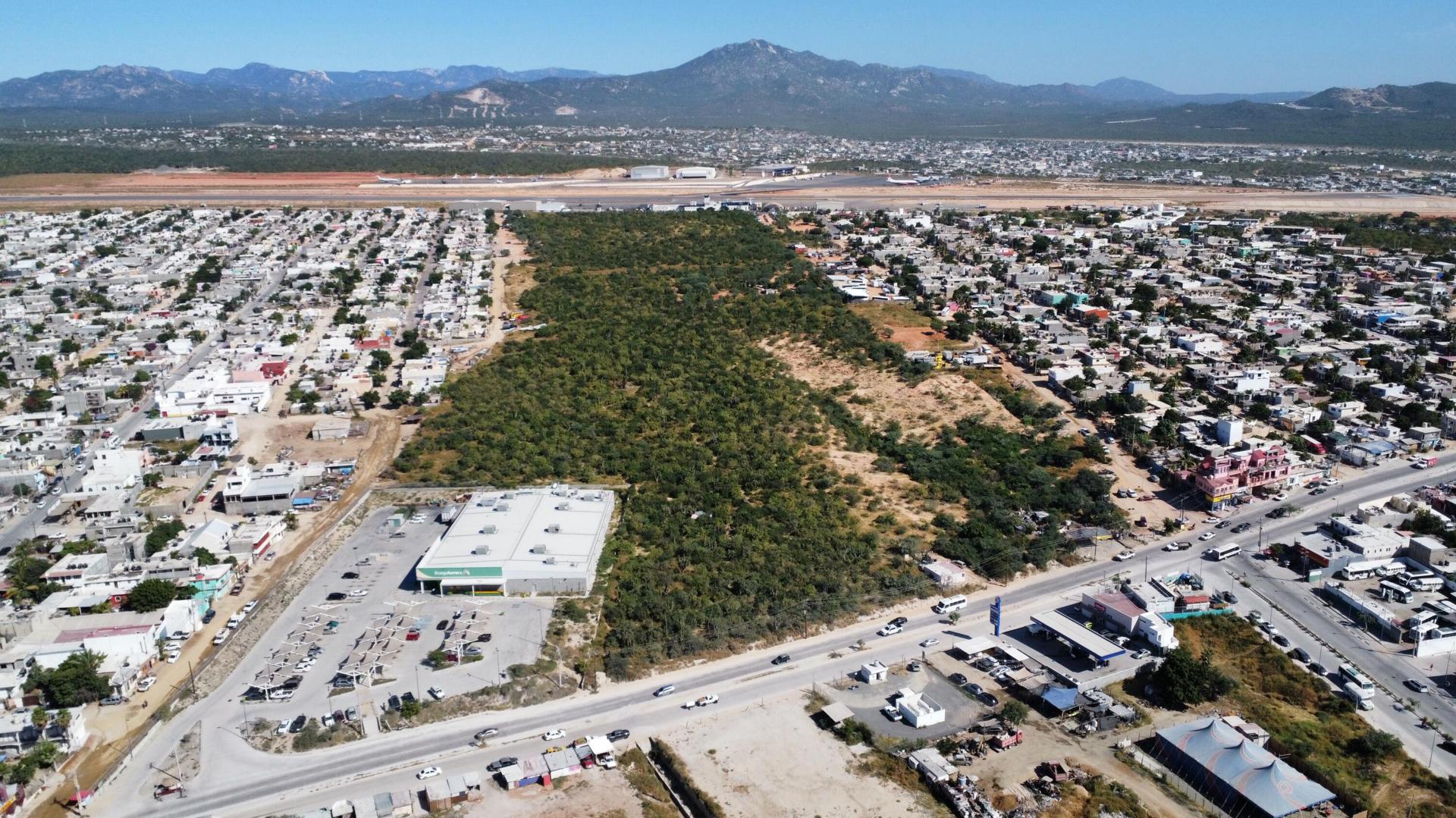Aeropuerto Csl, Parcela 94zz, Cabo San Lucas — photo 1 of 11
