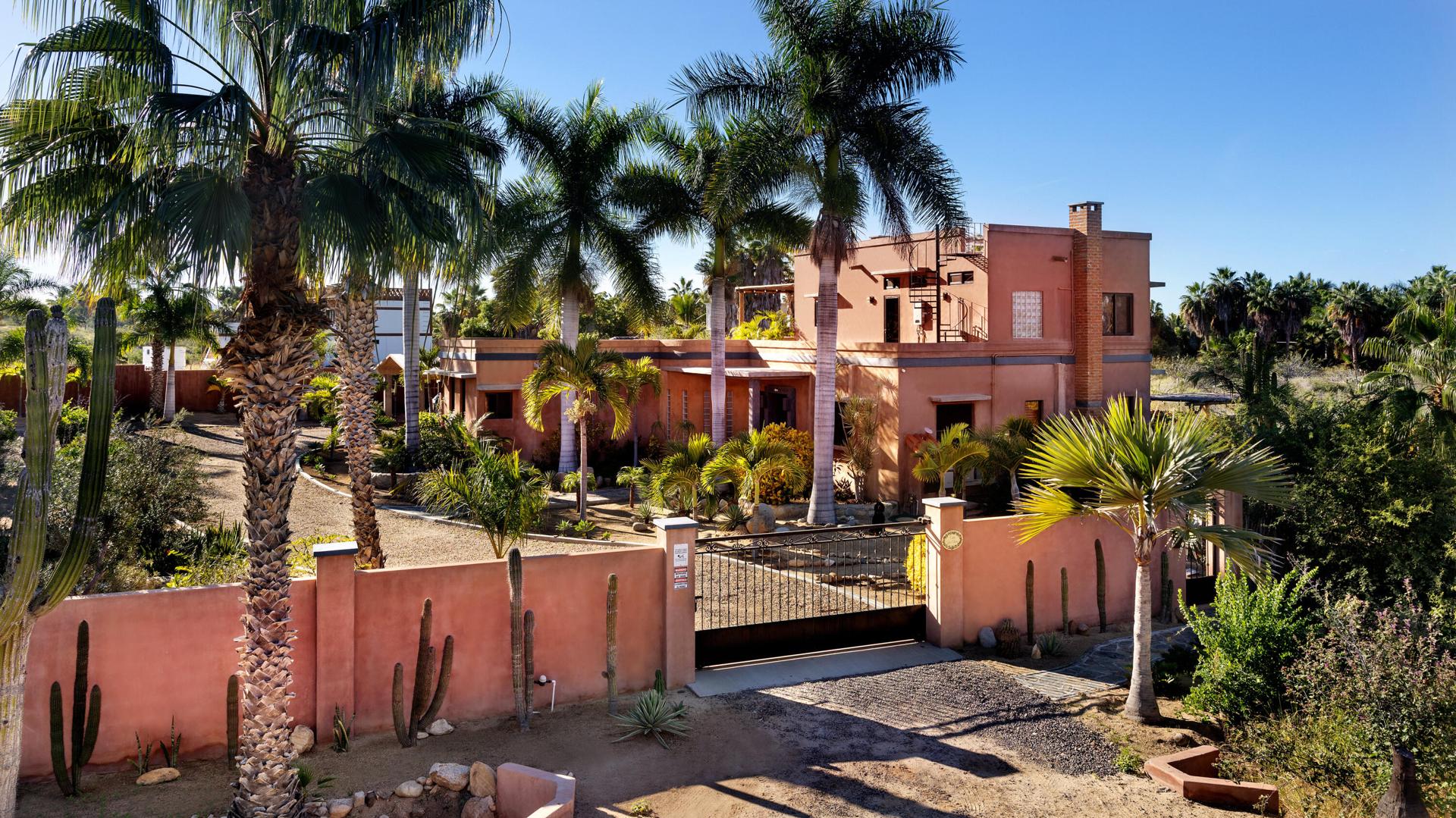Los Jardines, Hacienda Los Olivos, Pacific