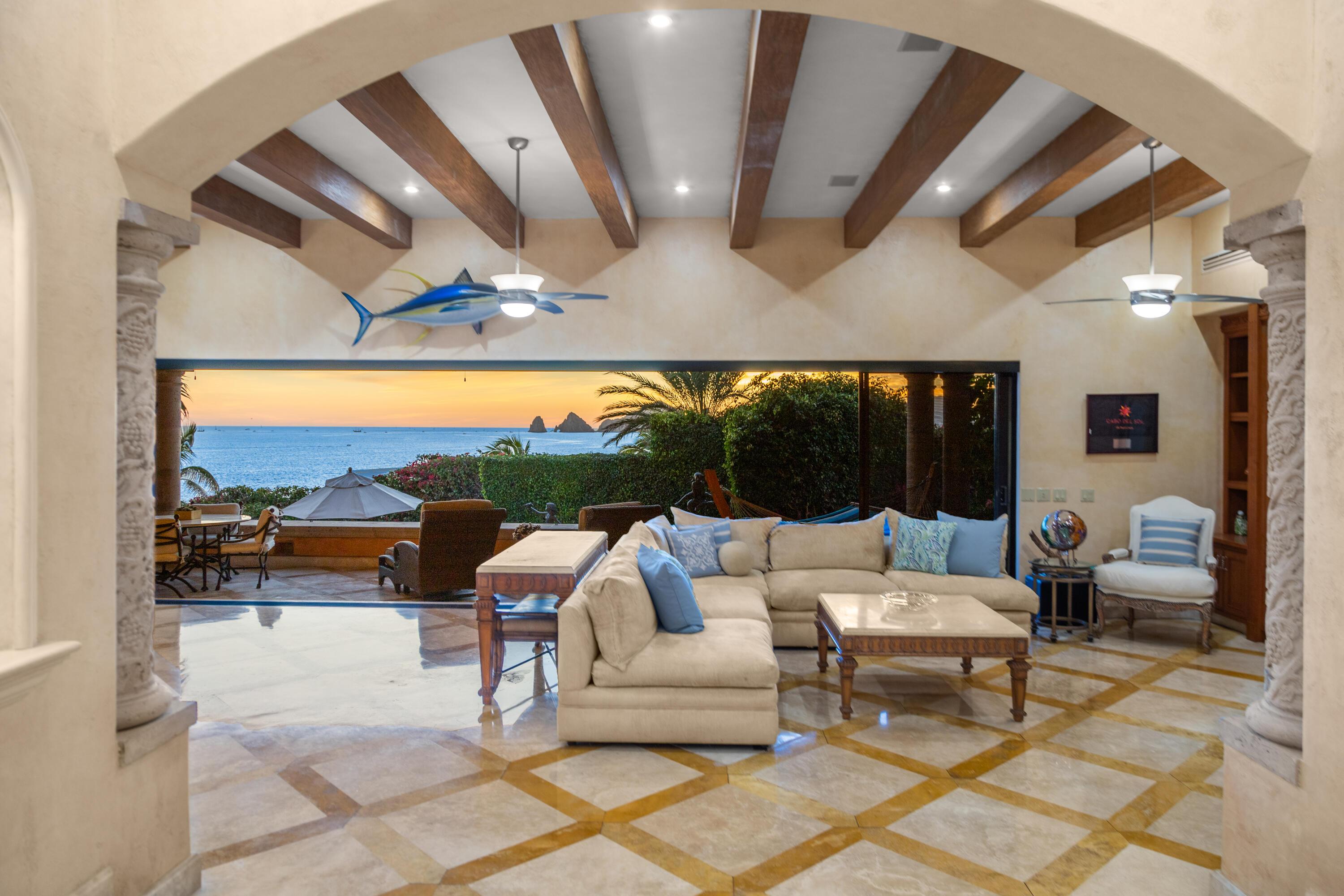 2 Misiones del Cabo, Casa Stephens, Cabo Corridor