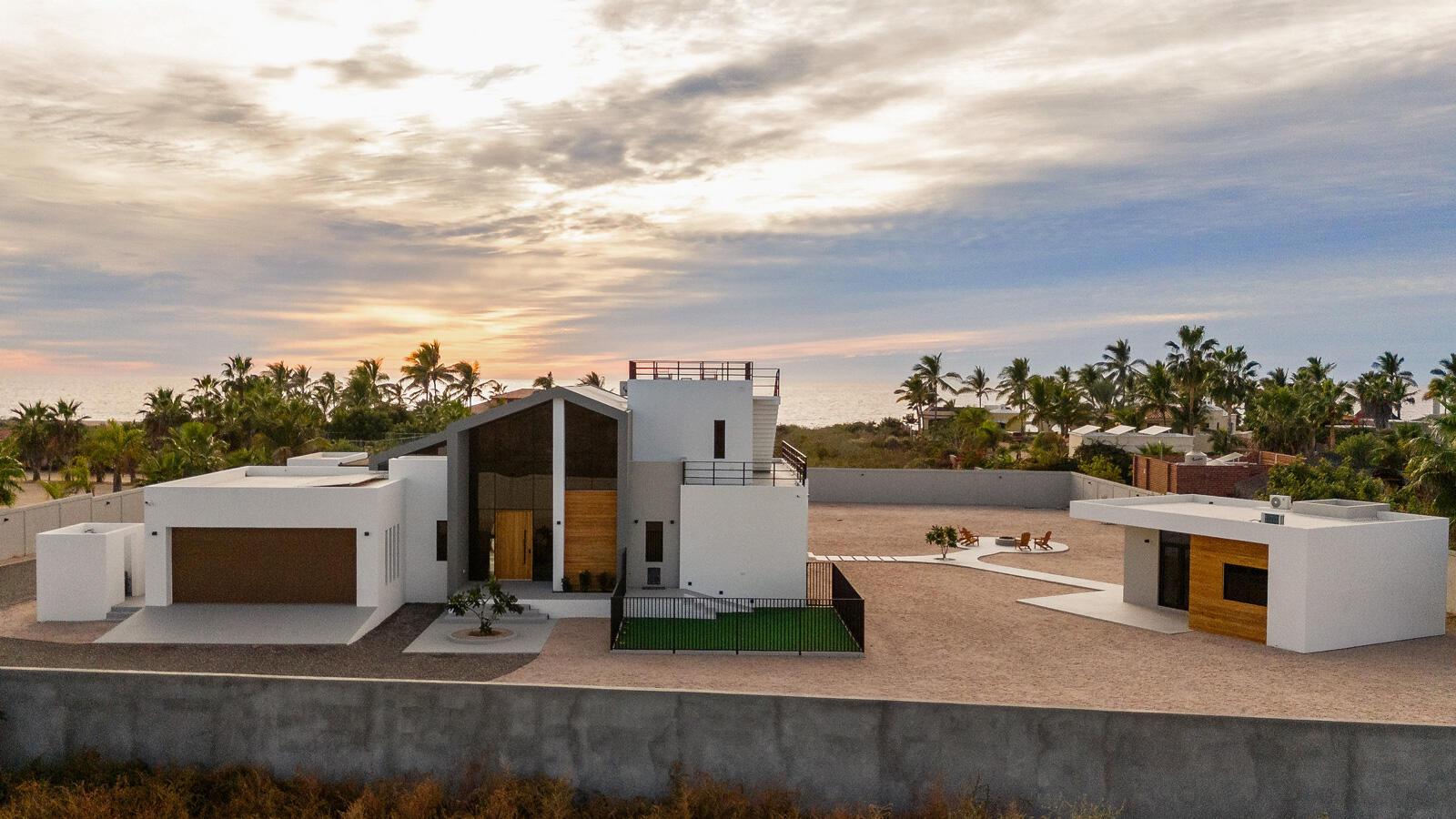 Casa Brillante, Pacific