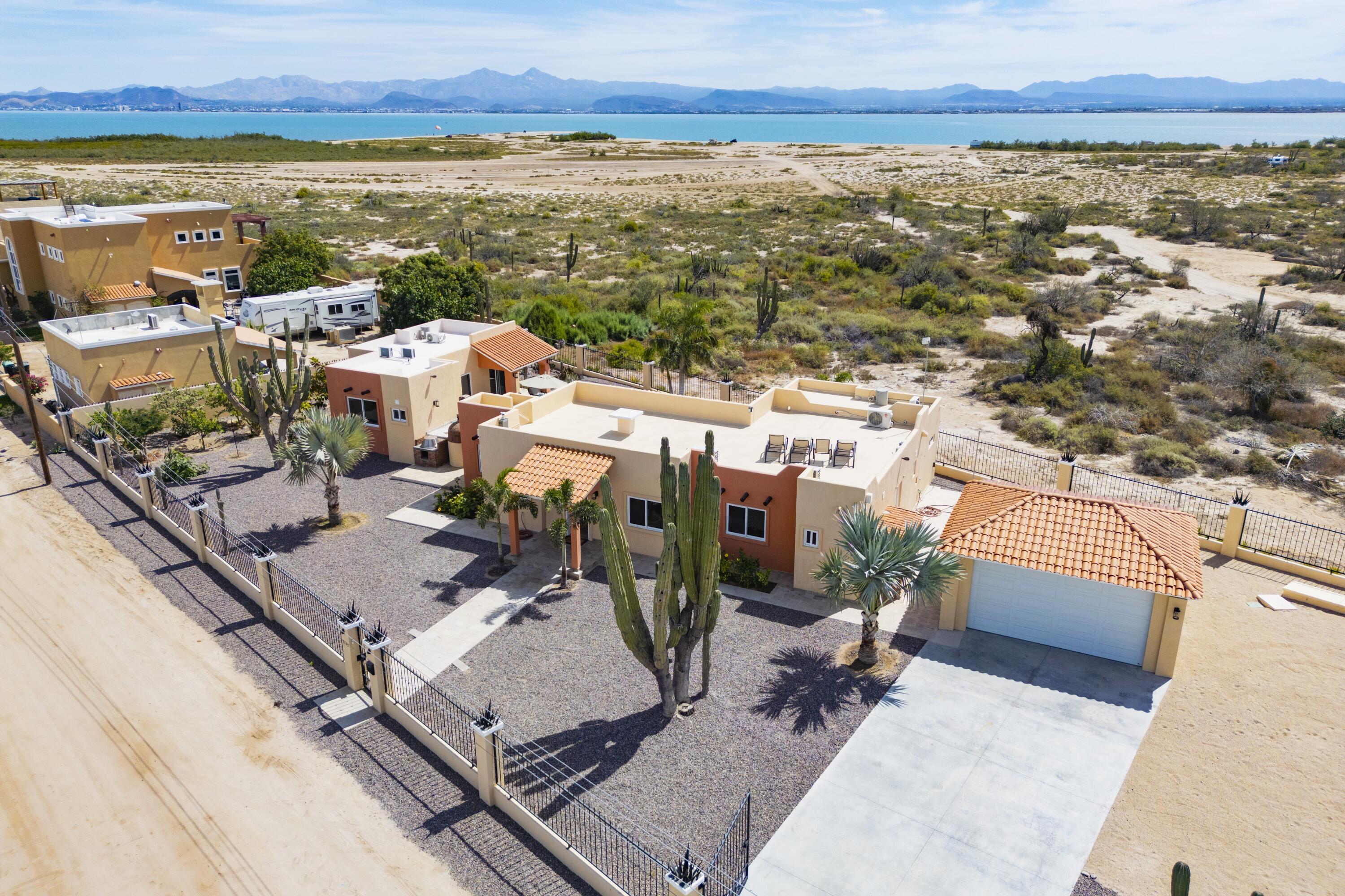 C. 7, Sunset Inn, La Paz