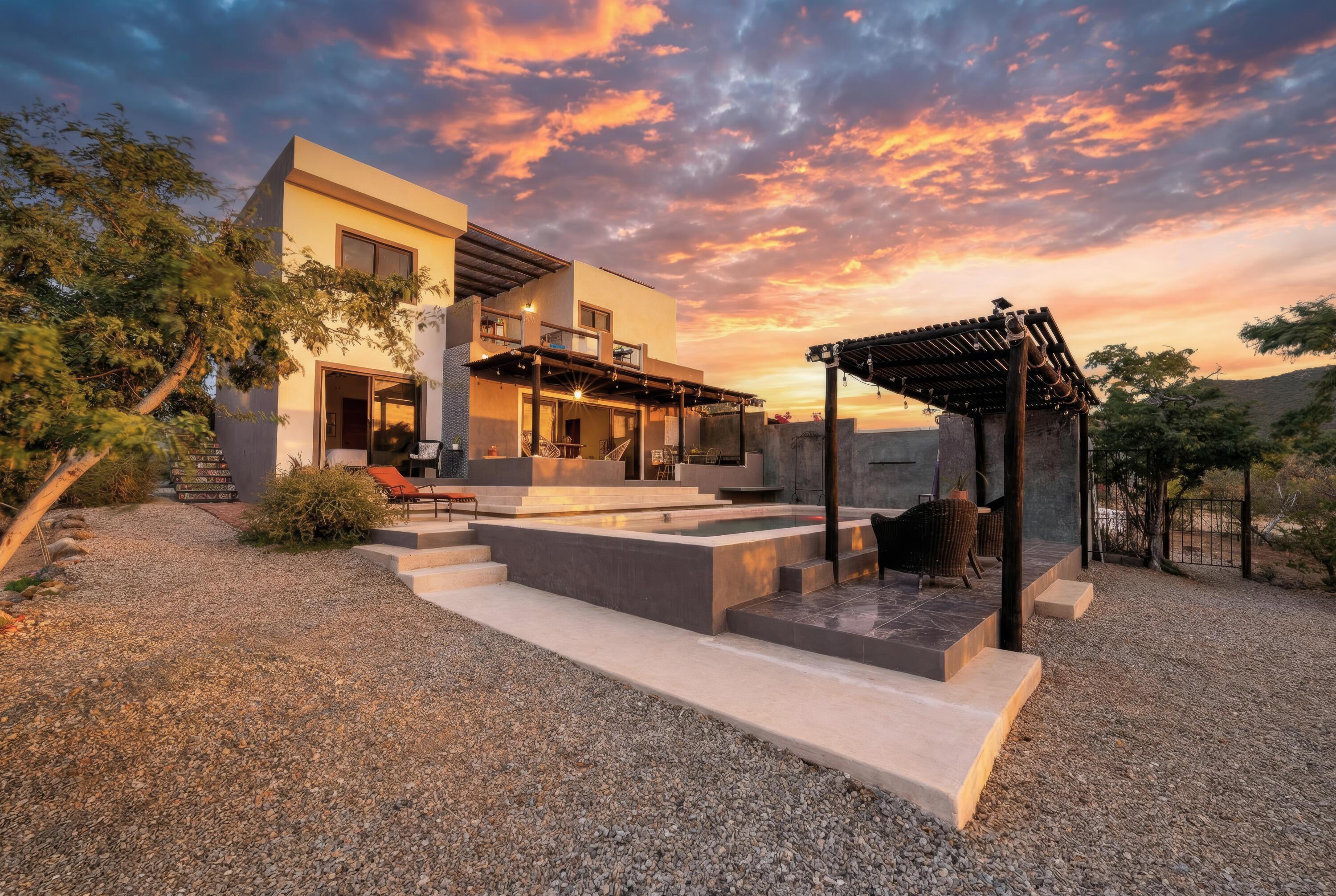 Zacatitos, Baja Surf House, East Cape