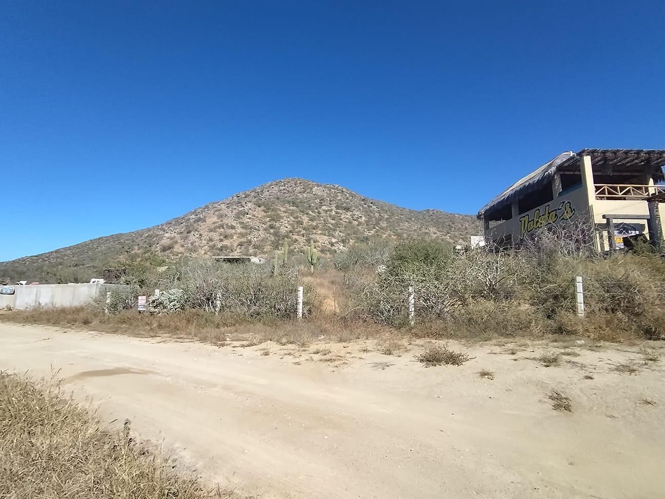 Land In Front Of Los Cerritos, Pacific — photo 1 of 10