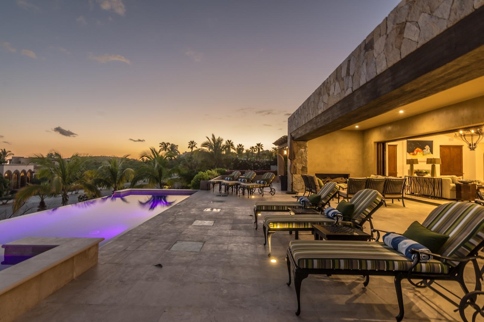 223 Avenida Padre Piccolo, Casa Familia Feliz, San José del Cabo