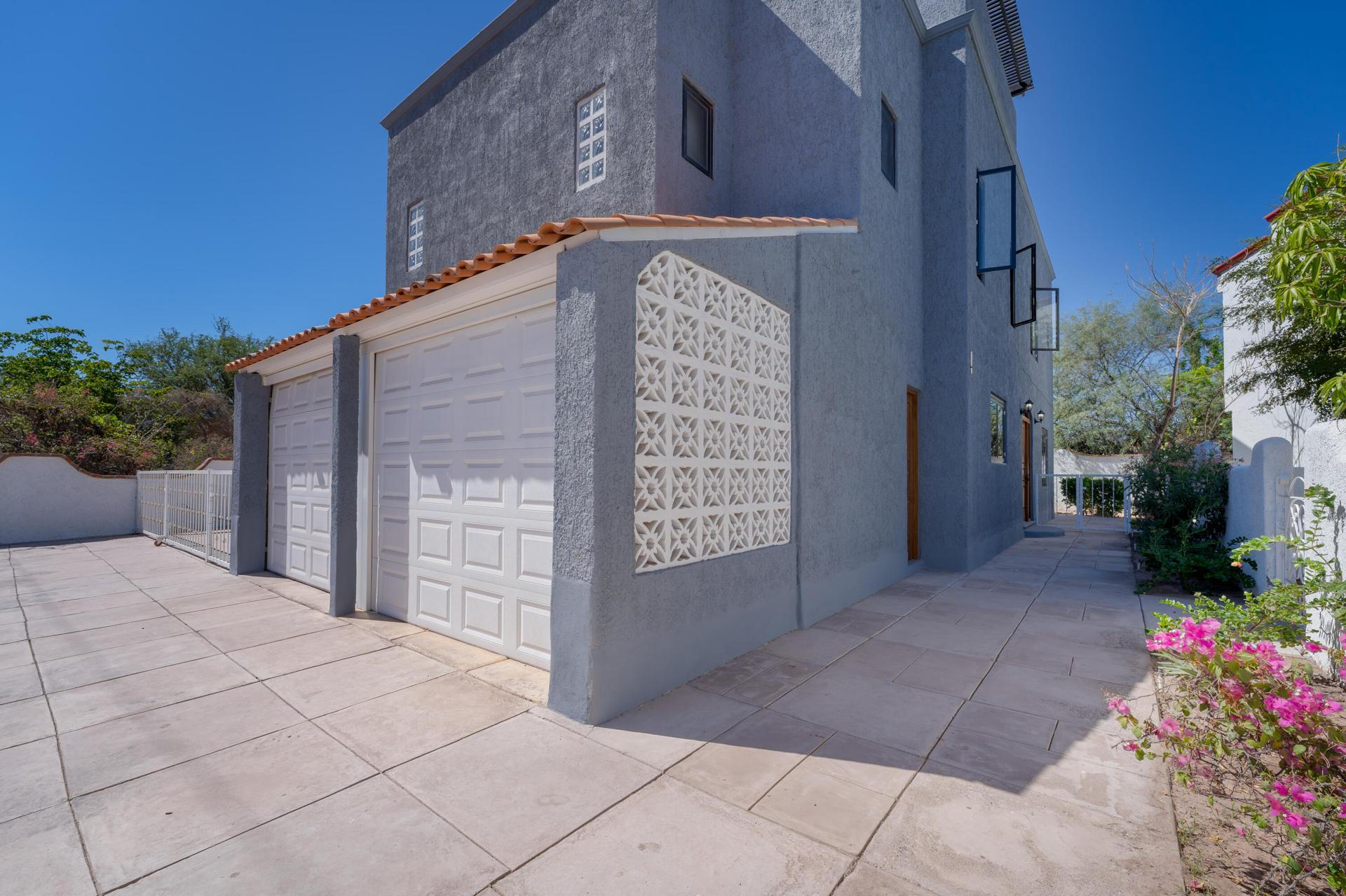 19 Plancius, Casa San Ignacio, Loreto — photo 1 of 16
