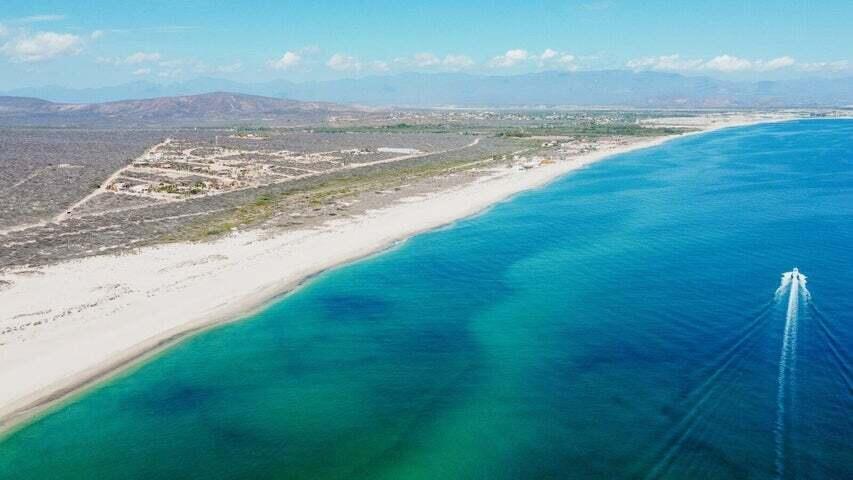 La Ribera, Beach Front, East Cape — photo 1 of 9