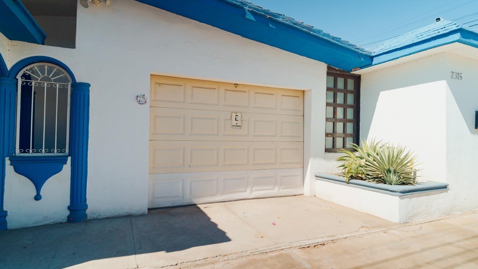 2315 Gomez Farias, Lot Luz Azul, La Paz — photo 1 of 10