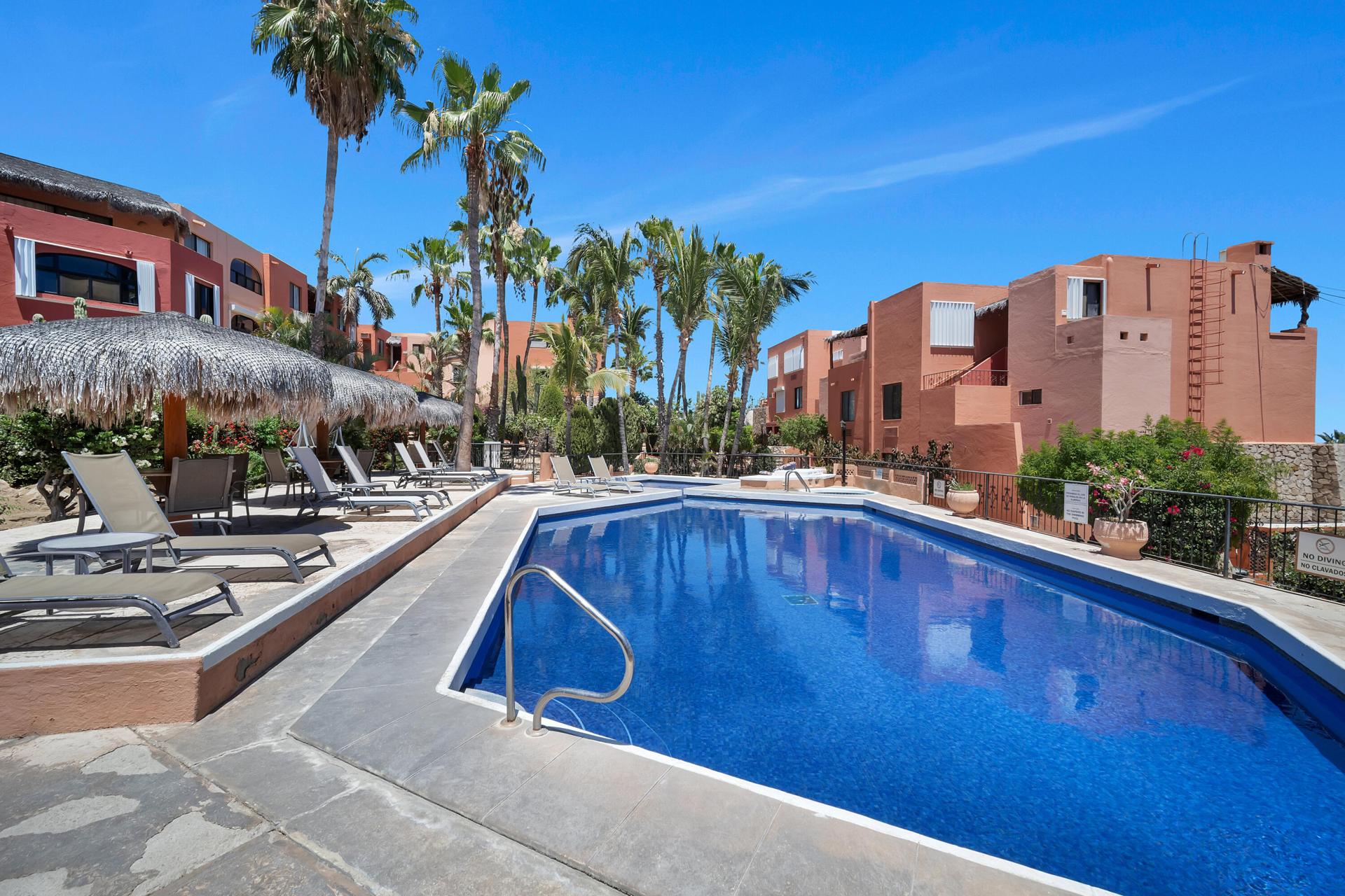 Plaza Calafia, Cabo Corridor