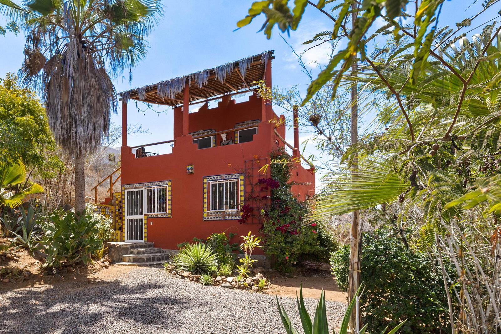 Casa Santos, Pacific