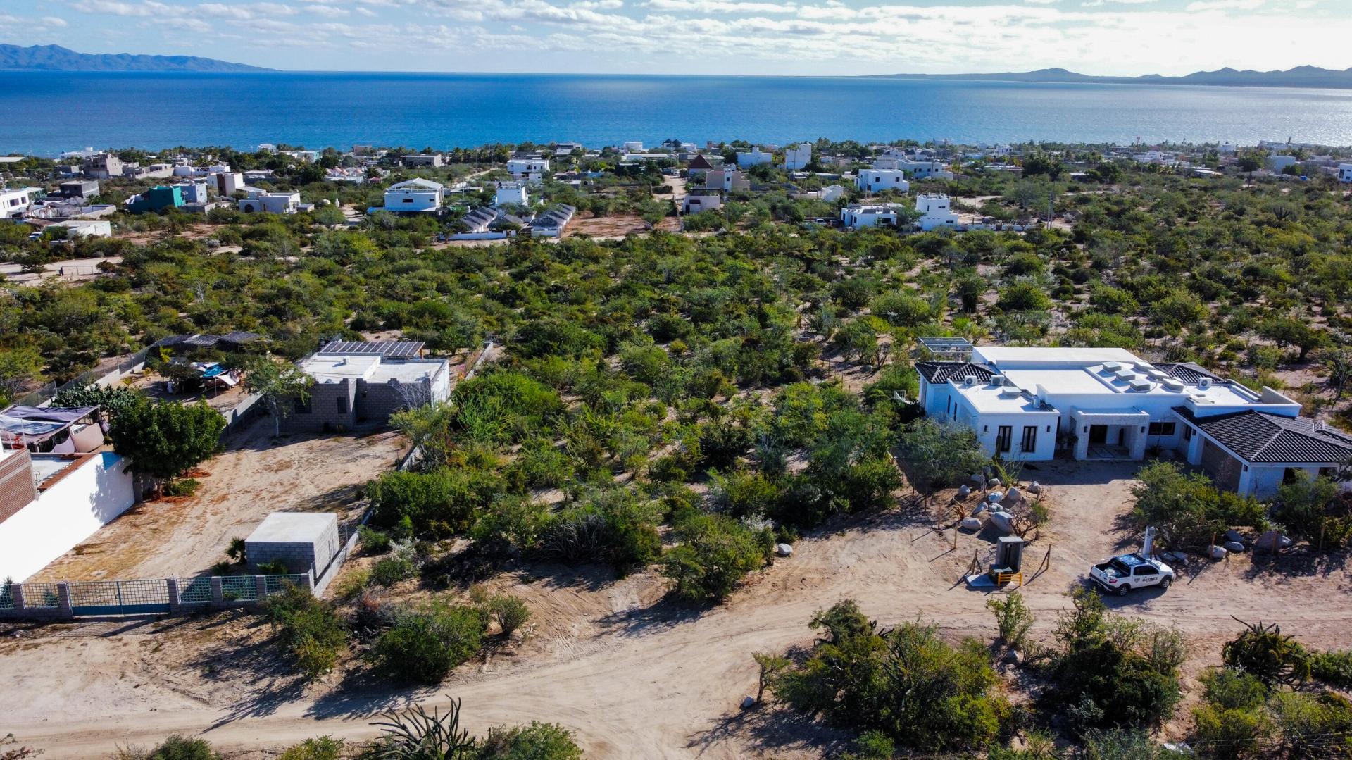 Calle Sin Nombre, Sunrise View Lot, La Paz — photo 1 of 18