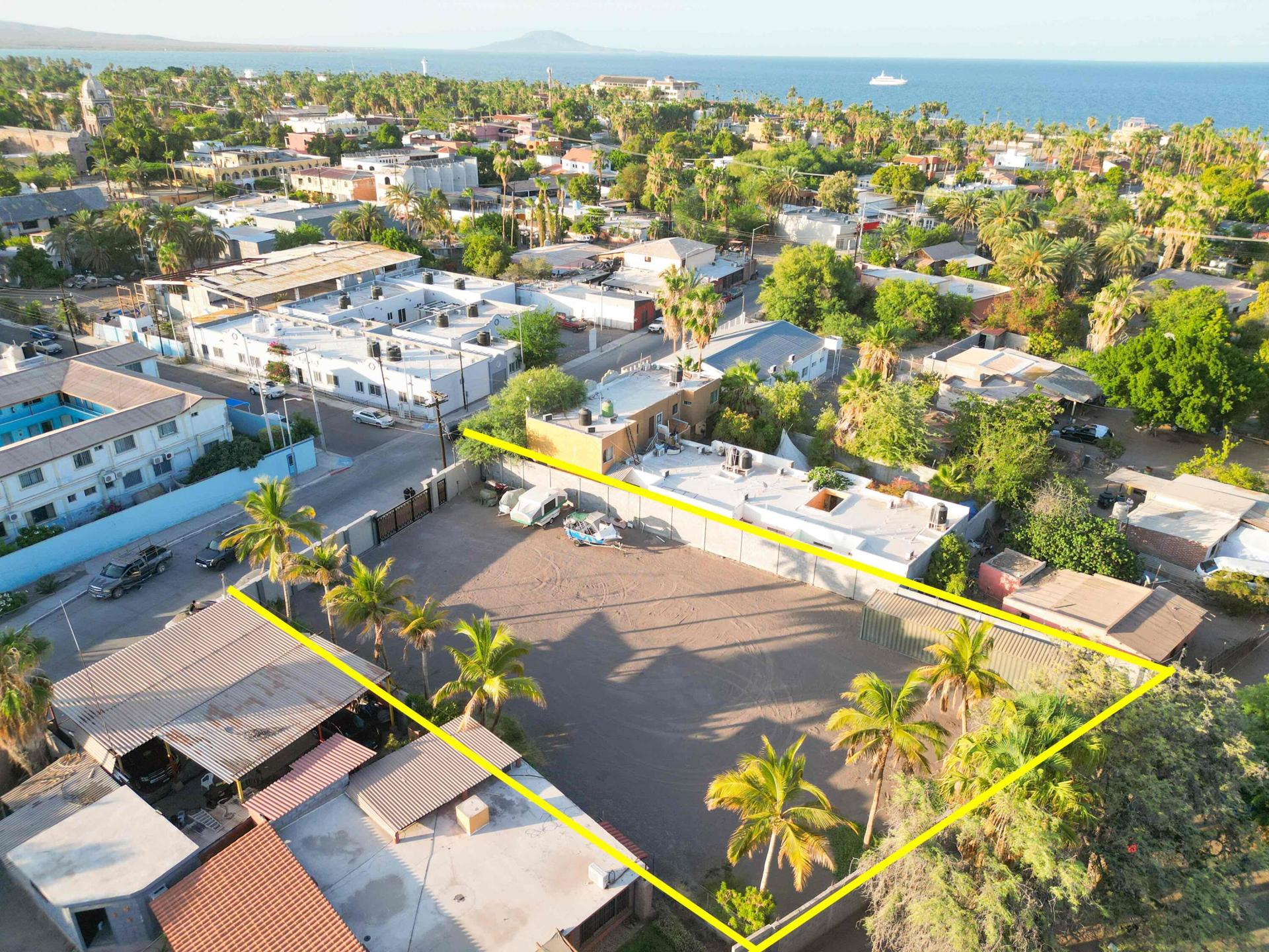 C. Fernando Jordan, Lot In Centro Loreto, Loreto — photo 1 of 16