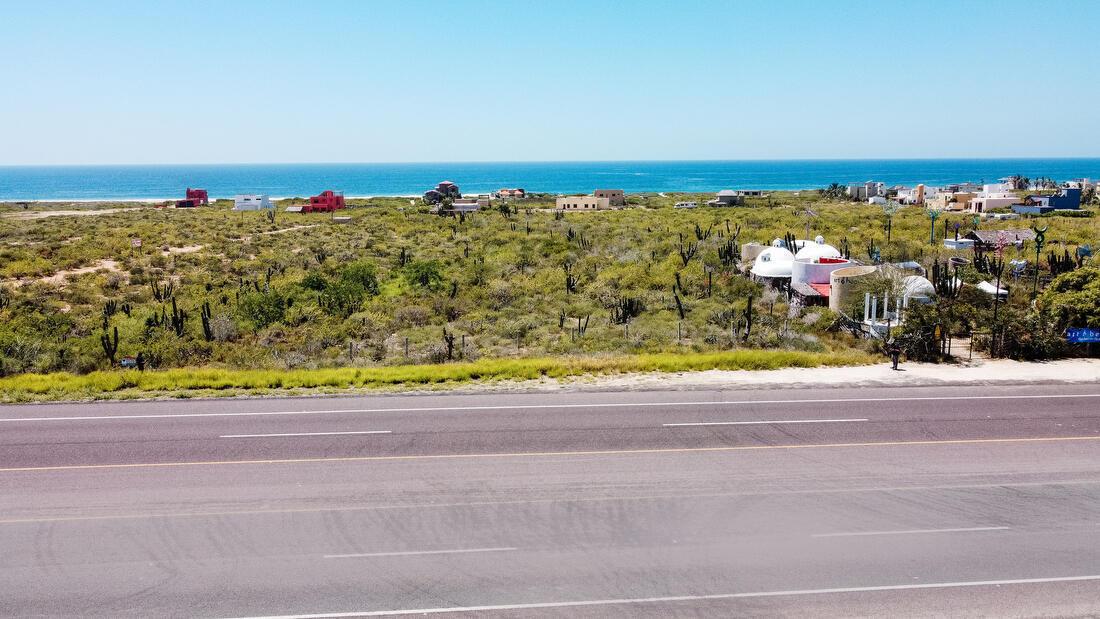 Cerritos Amazing Lot High Way, Pacific — photo 1 of 13