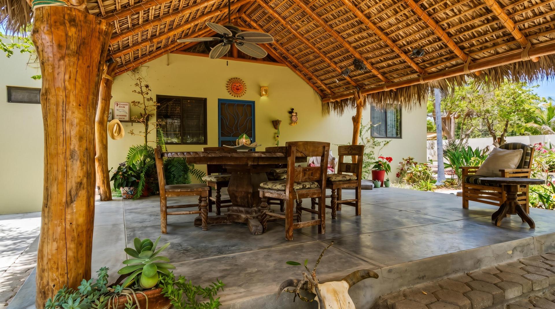 Rio Balsas, Villa Ballena, Pacific