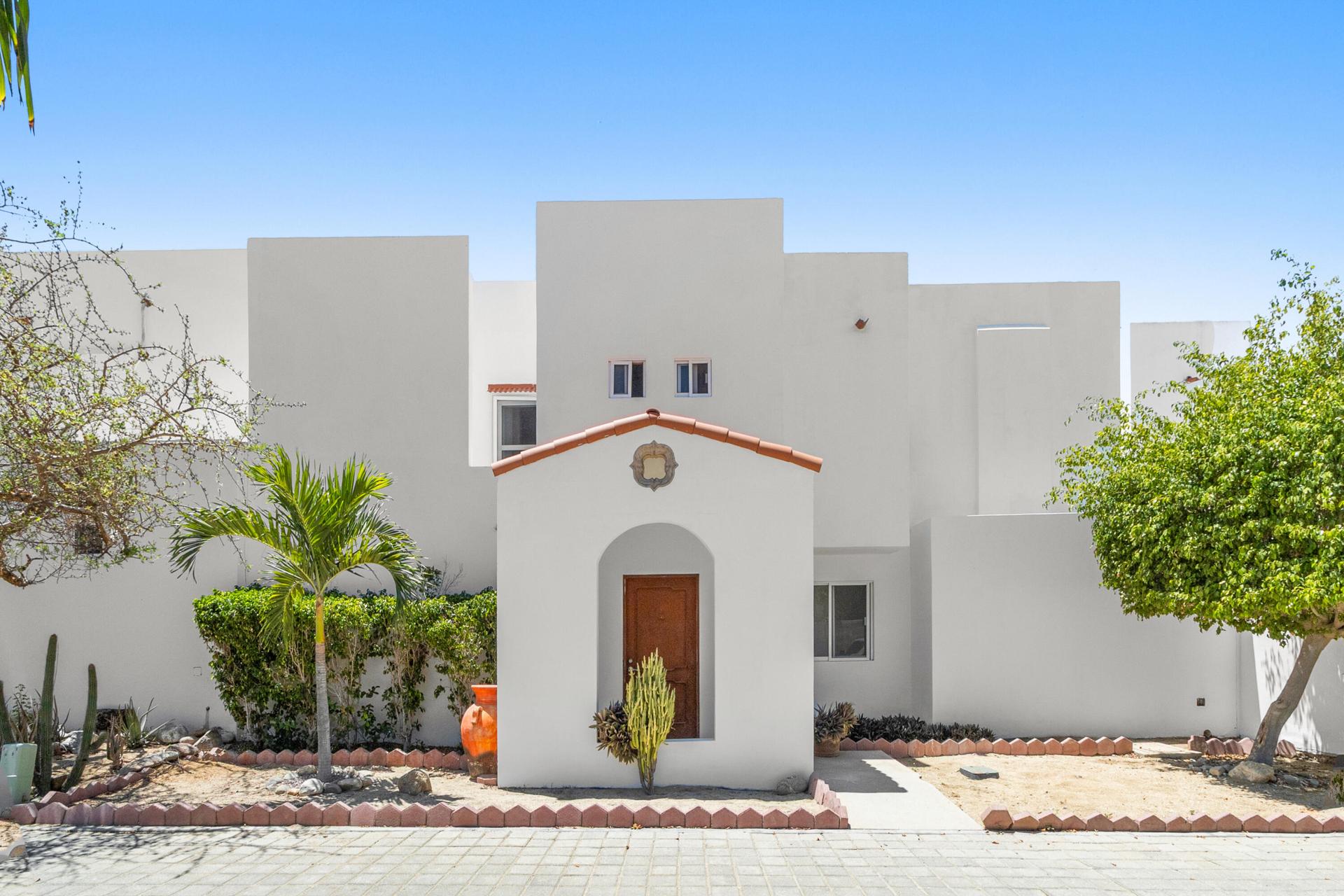 Av. Cotero, Casa Mj, Cabo Corridor