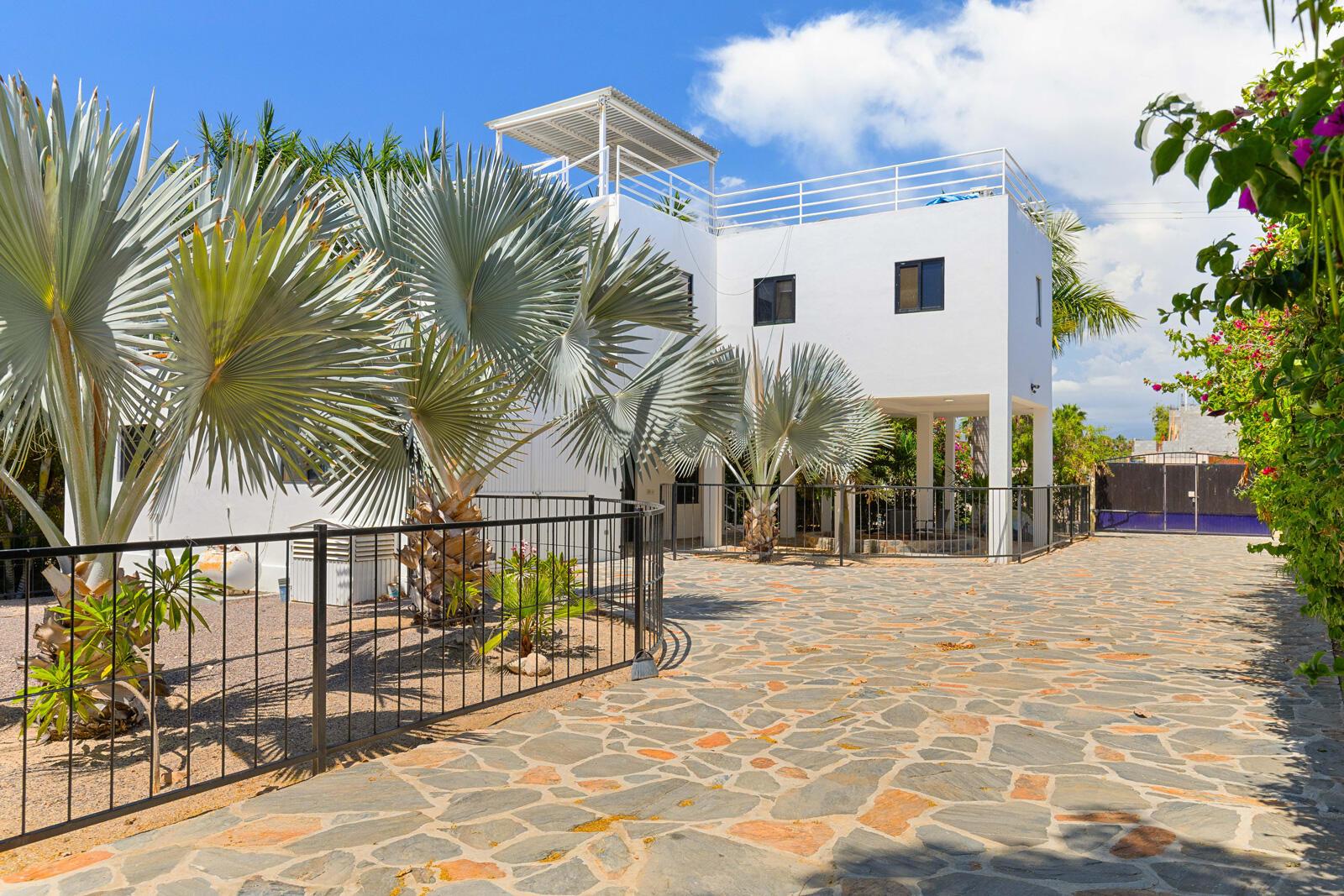 Rancho Tranquilo, Pacific