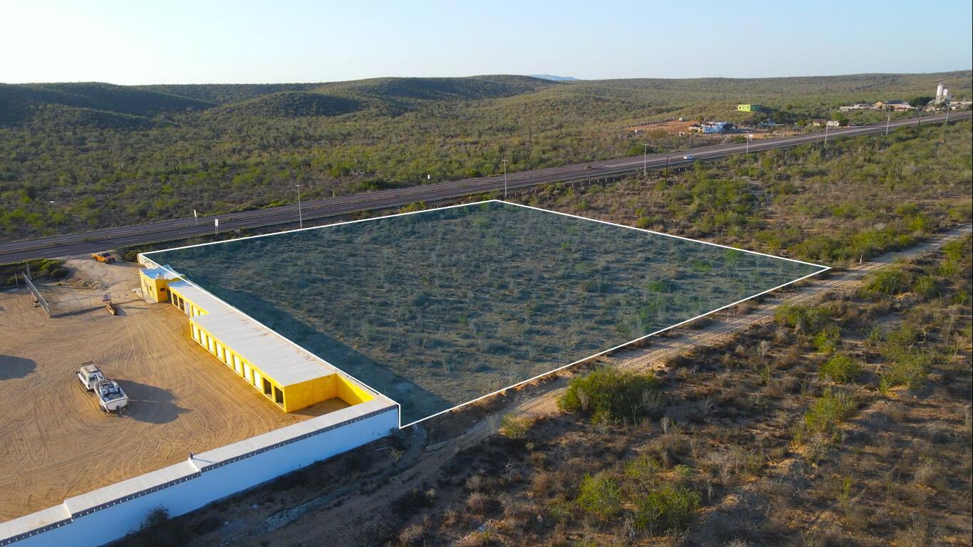 Carretera Federal La Paz, Strategic Location Lot, La Paz — photo 1 of 17