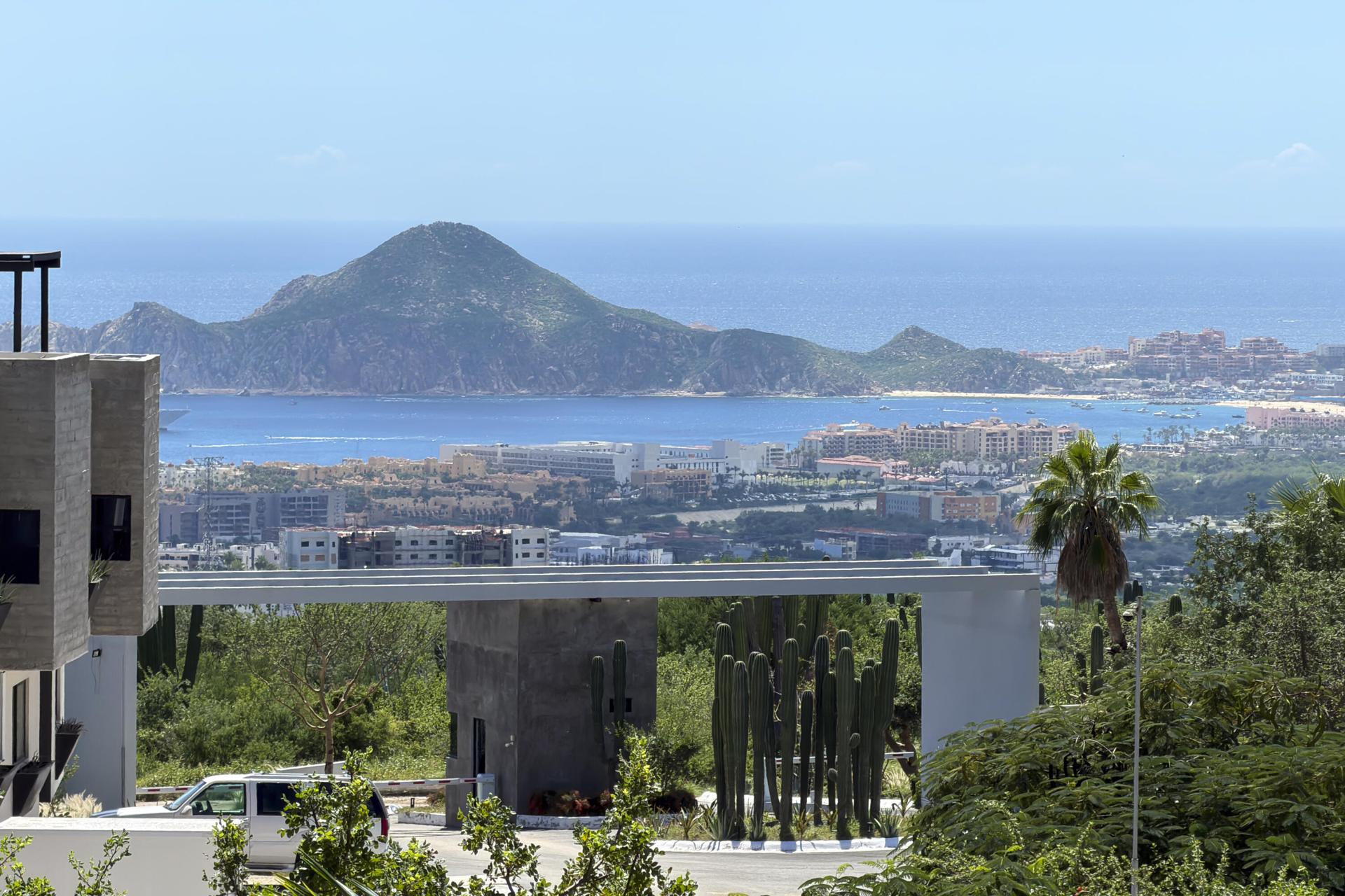 Marea, Cabo Corridor