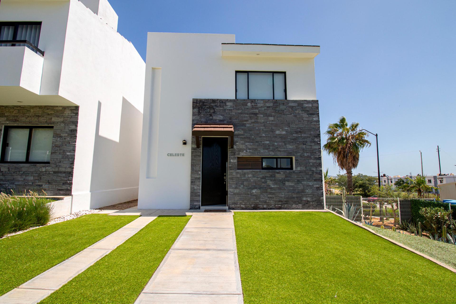 Entremares, Celeste, Cabo San Lucas — photo 1 of 24