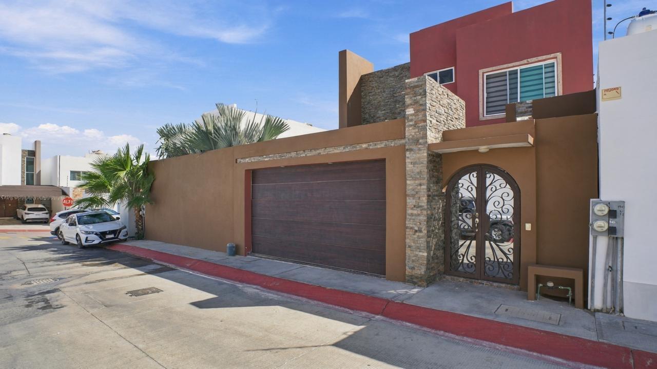 218 Atenco, Casa Atenco, San José del Cabo — photo 1 of 20