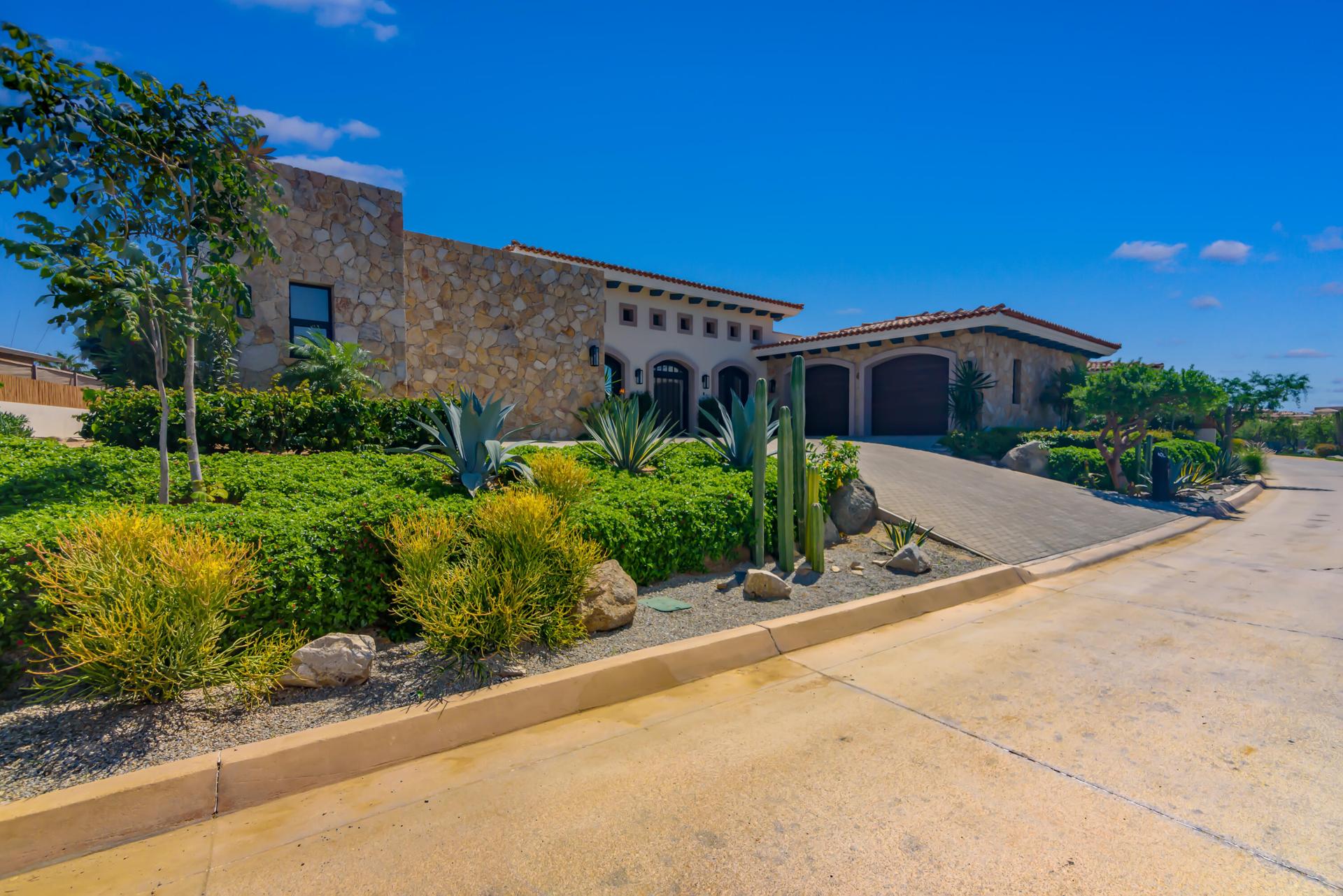 Oasis Golf Course, Golf Villa #42, Pacific — photo 1 of 24