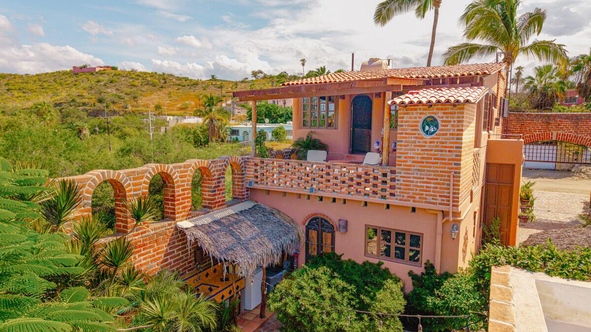 Casa Cine Viejo Todos Santos, Historic Villa, Pacific — photo 1 of 24