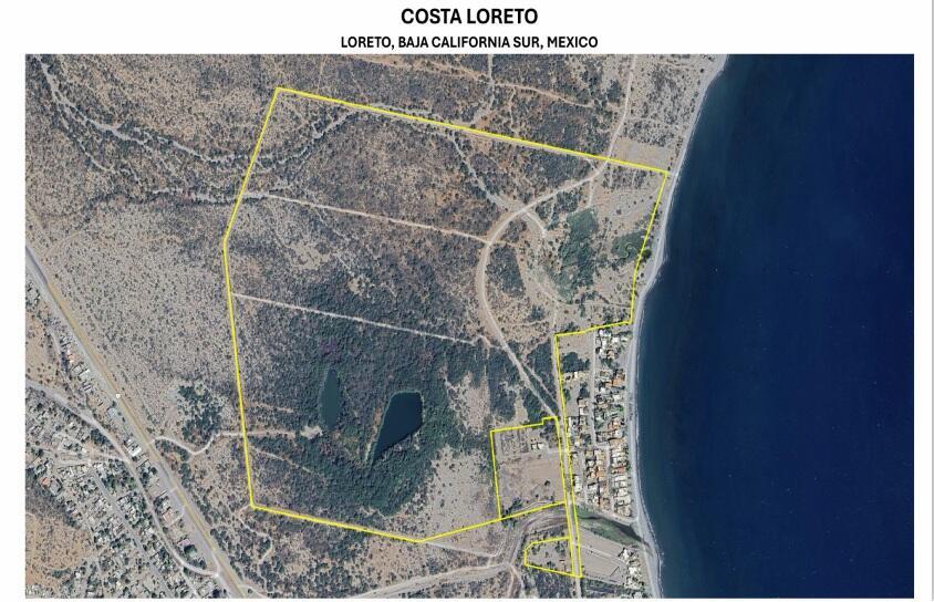 Costa Loreto, Loreto — photo 1 of 12